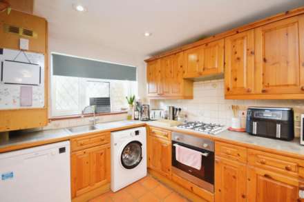 The Row, Winchmore Hill, HP7, Image 5