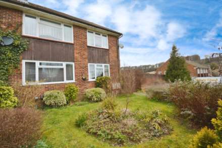 2 Bedroom Maisonette, Darvell Drive, Chesham