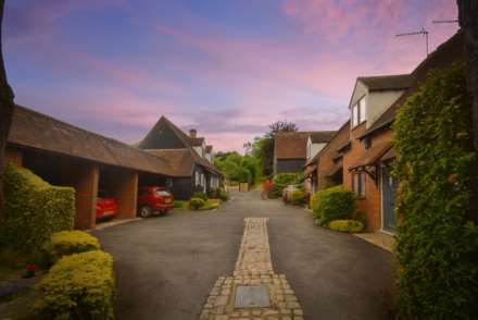 High Street, Old Amersham HP7, Image 14