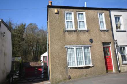 3 Bedroom Semi-Detached, Station Road, Amersham