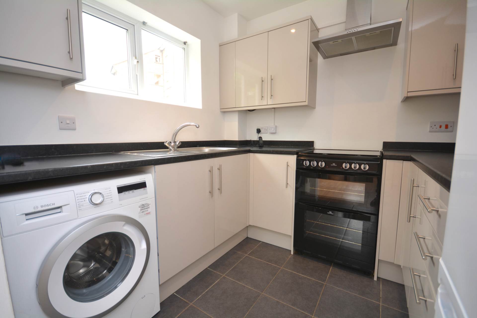Plantation Road, Amersham, Image 3