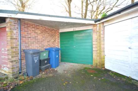 Meadow Drive, Amersham, Image 16