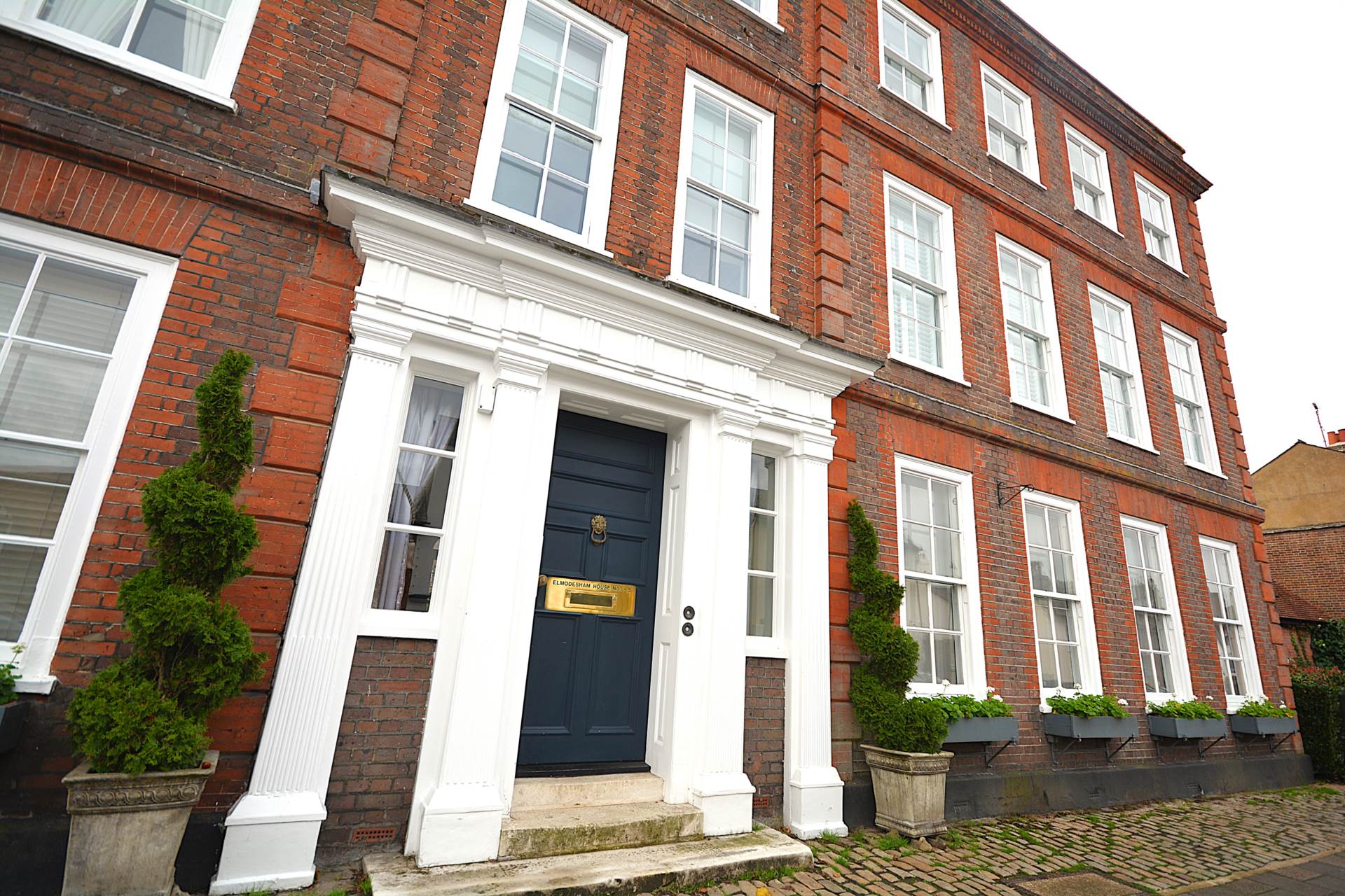Elmodesham House, Amersham, Image 2