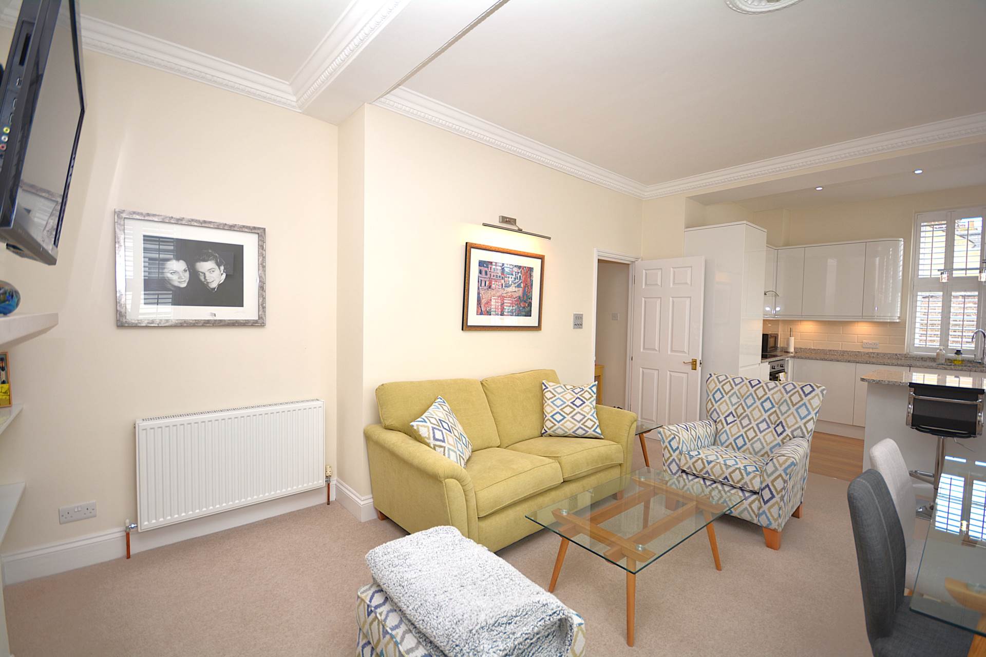 Elmodesham House, Amersham, Image 5