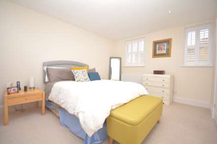 Elmodesham House, Amersham, Image 9