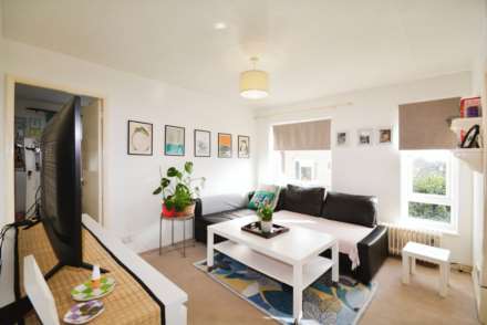 Bray Court, Amersham, Image 3