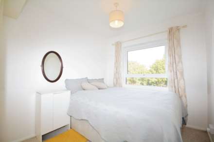 Bray Court, Amersham, Image 7