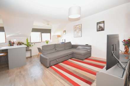 Woodley Court, Amersham, Image 1