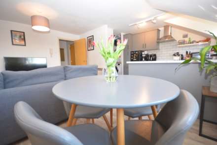 Woodley Court, Amersham, Image 10