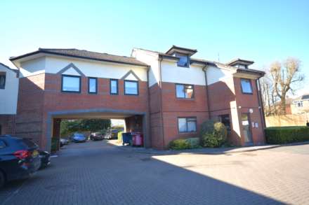 Woodley Court, Amersham, Image 3