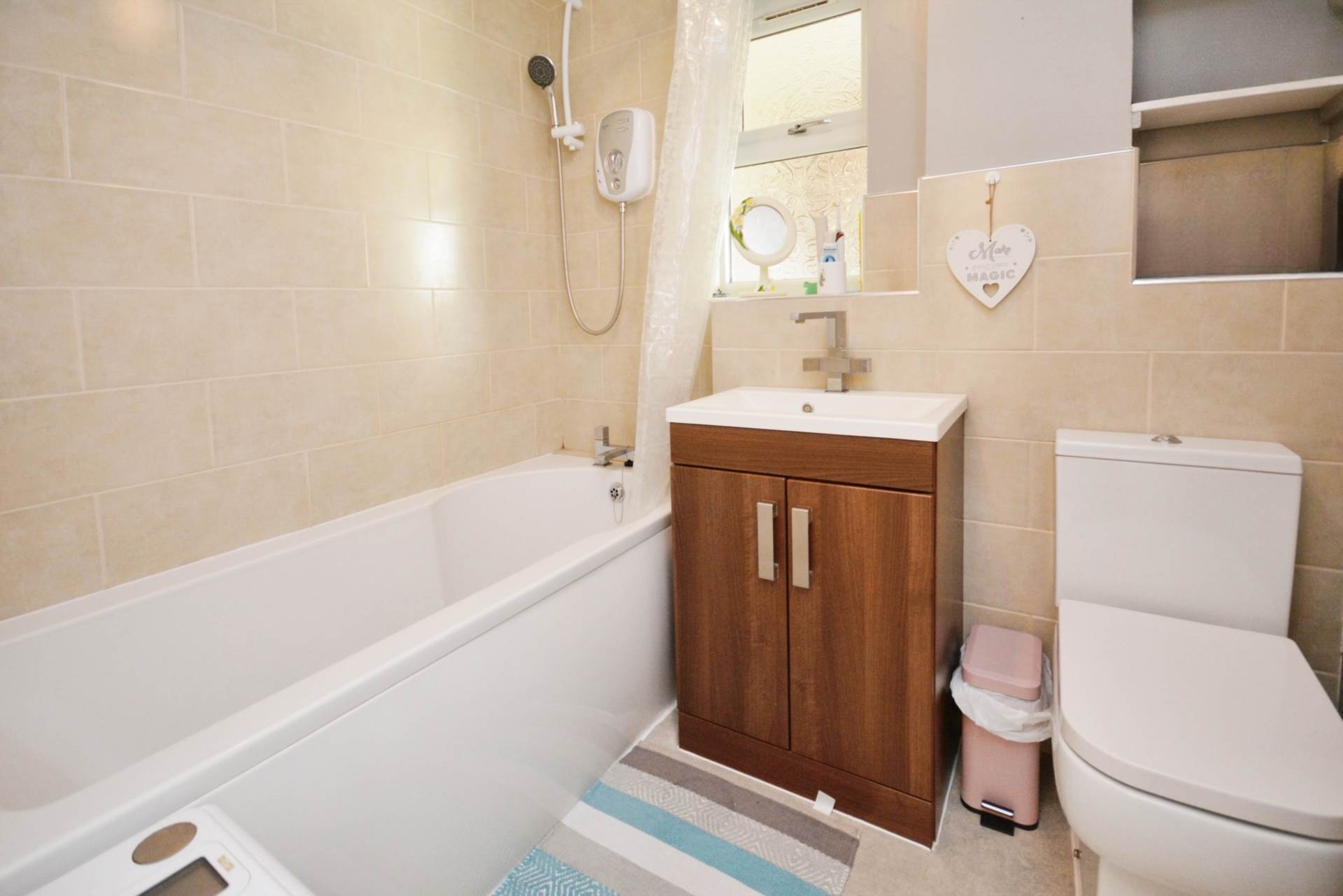 Derwent, Amersham, Image 5