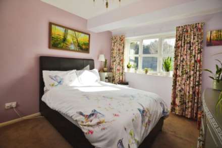 Derwent, Amersham, Image 4