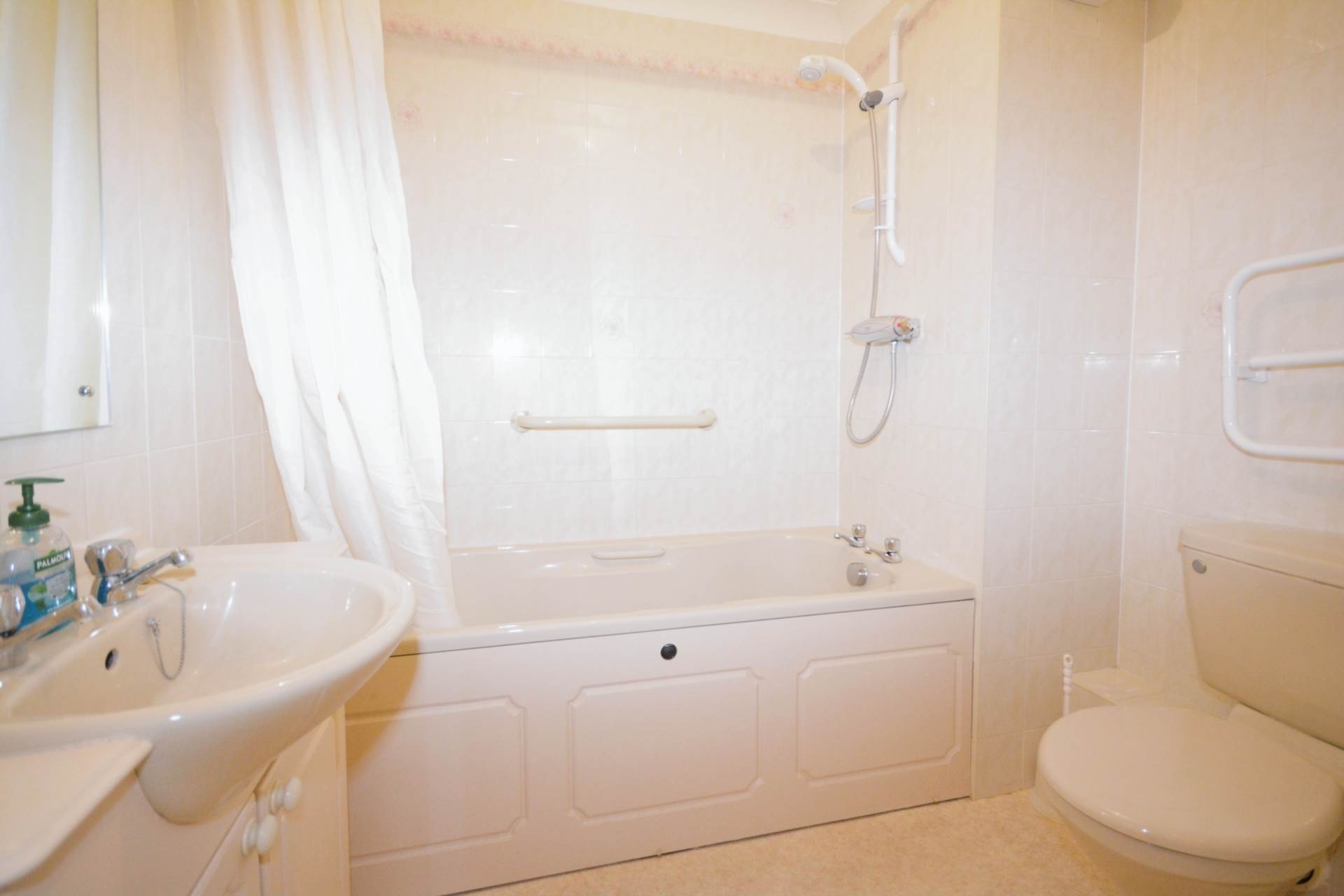 Archer Court, Amersham, Image 6
