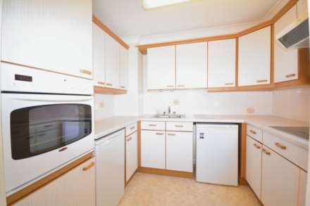 Archer Court, Amersham, Image 3
