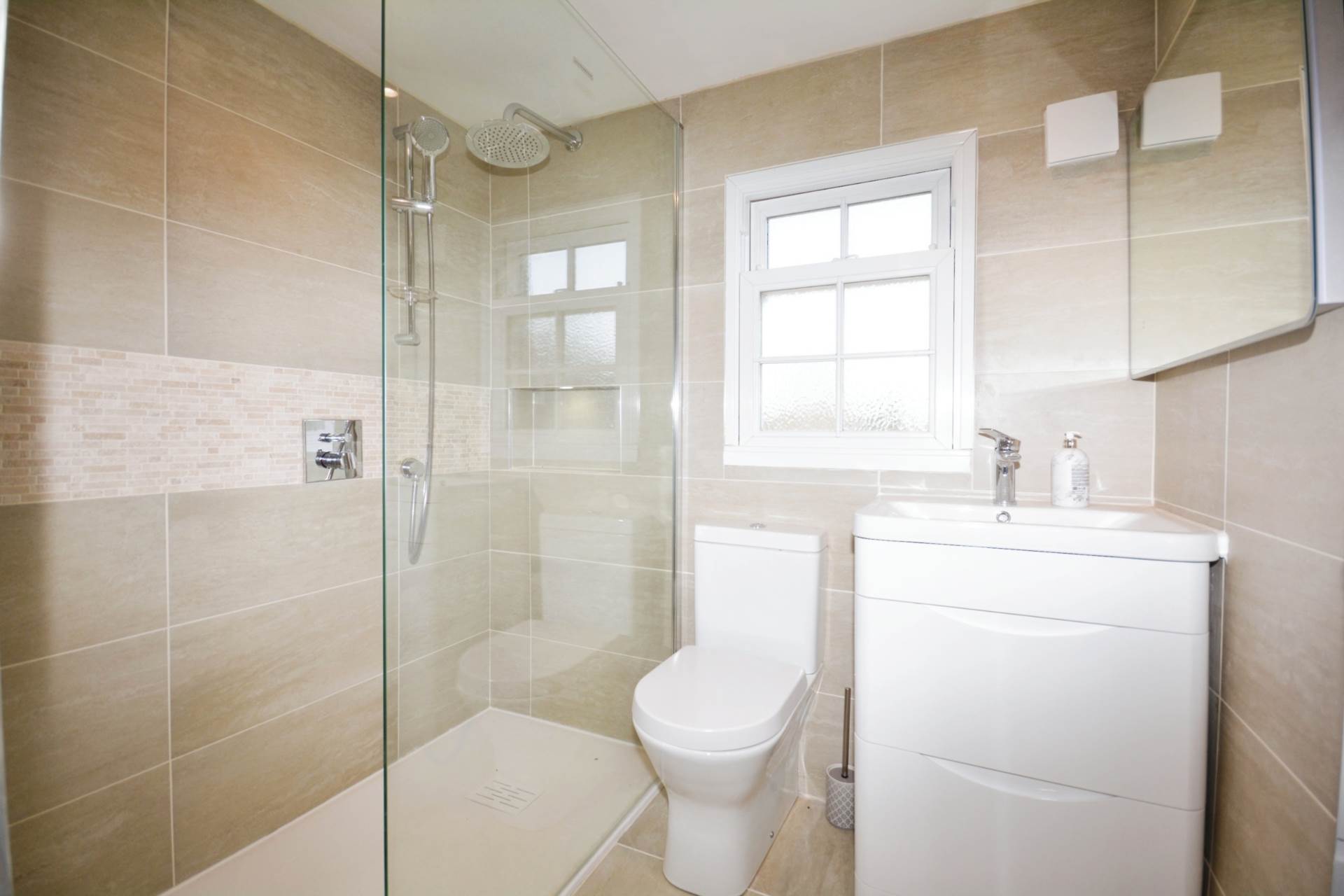West Passage, Tring, Image 10