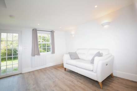 West Passage, Tring, Image 3