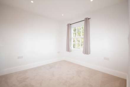West Passage, Tring, Image 9