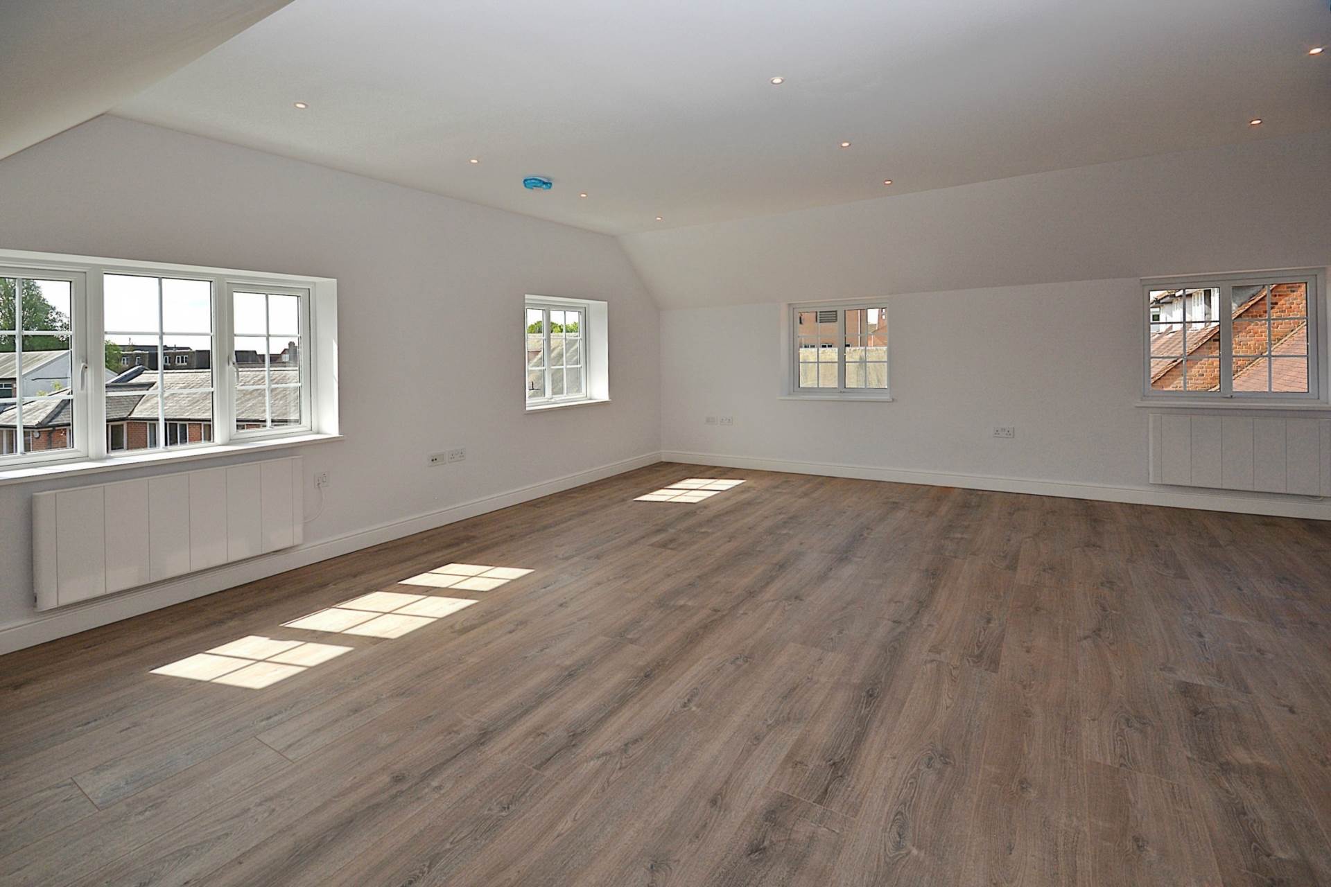 Sycamore Road, Amersham, Image 2