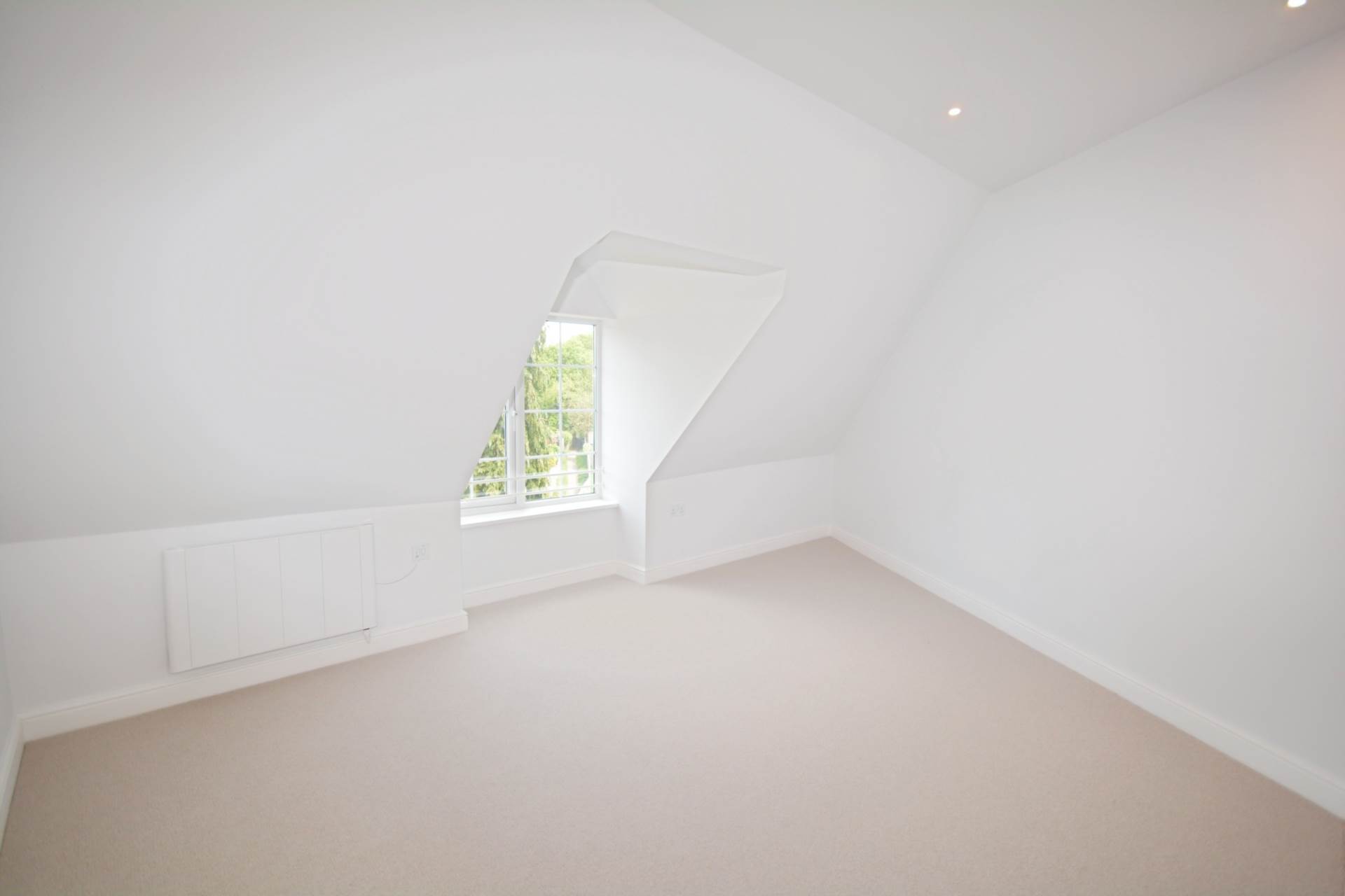 Sycamore Road, Amersham, Image 6