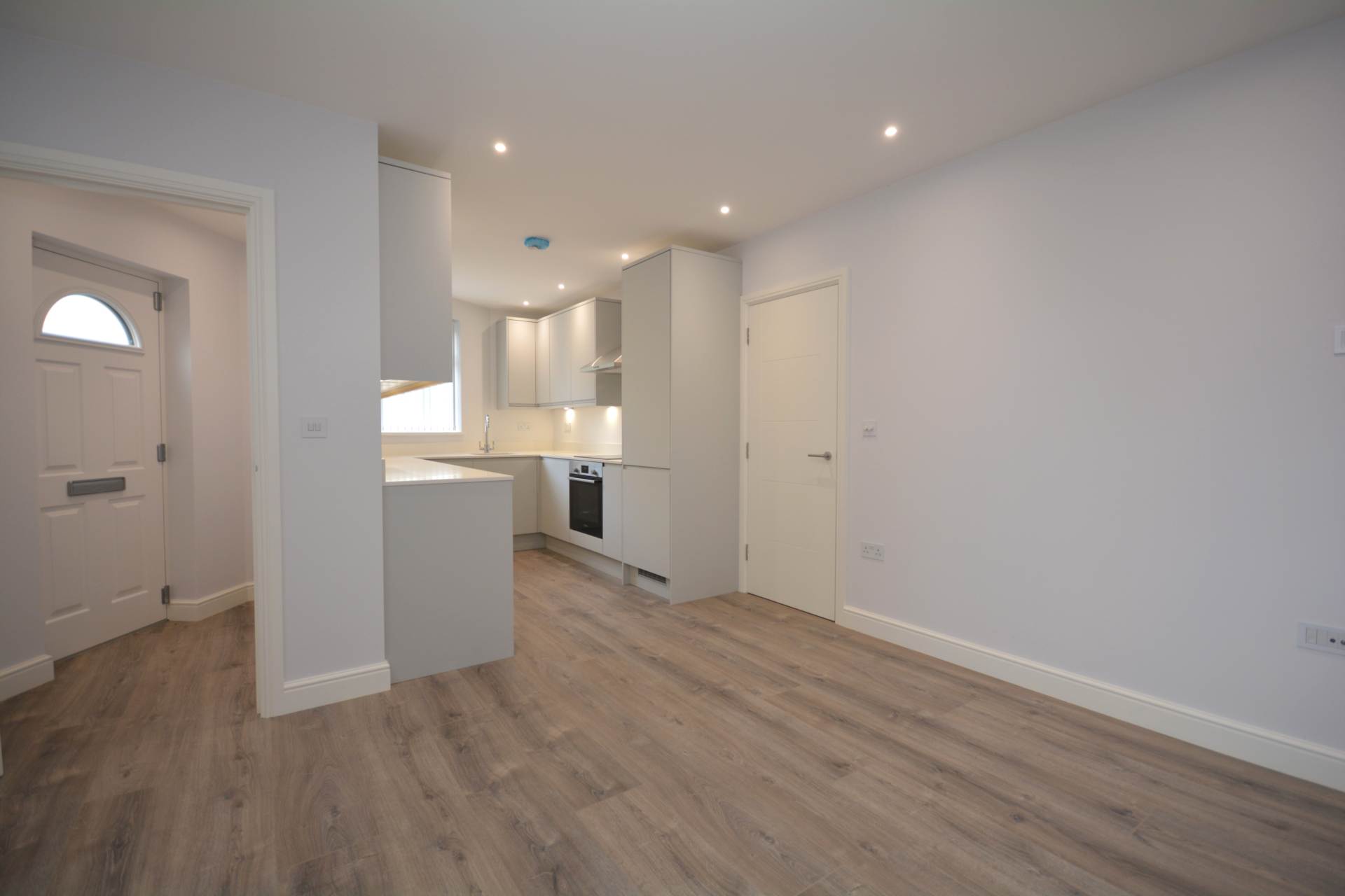 Sycamore Road, Amersham, Image 3