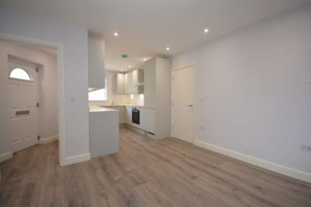Sycamore Road, Amersham, Image 3