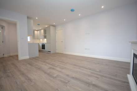 Sycamore Road, Amersham, Image 5