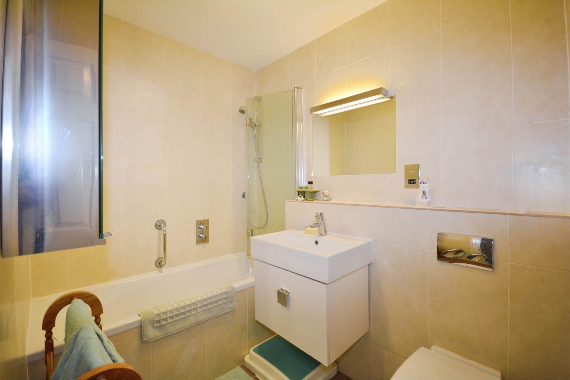 Hervines Court, Amersham, Image 8