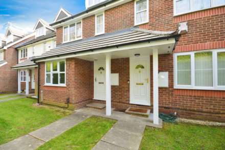 1 Bedroom Maisonette, Derwent Close, Little Chalfont