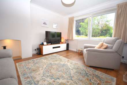 Station Road, Amersham., Image 3