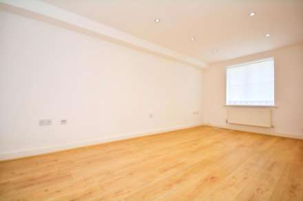 Waterside, Chesham, Image 4
