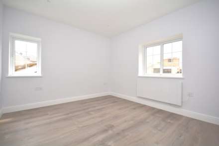 Sycamore Road, Amersham, Image 4