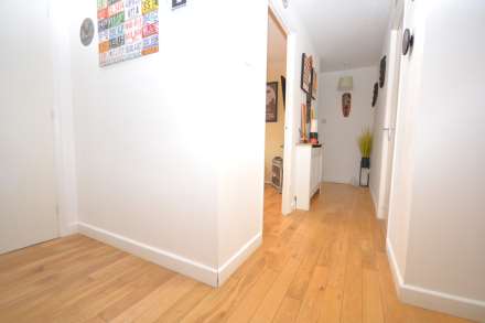 Pavilion Way, Amersham, Image 3