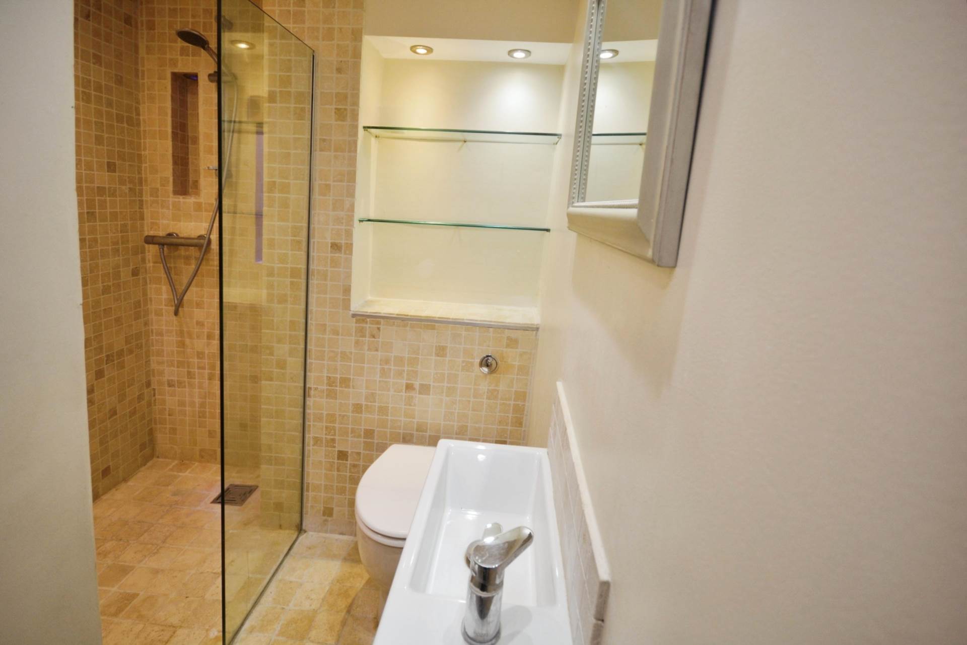 High Street, Amersham, Image 11