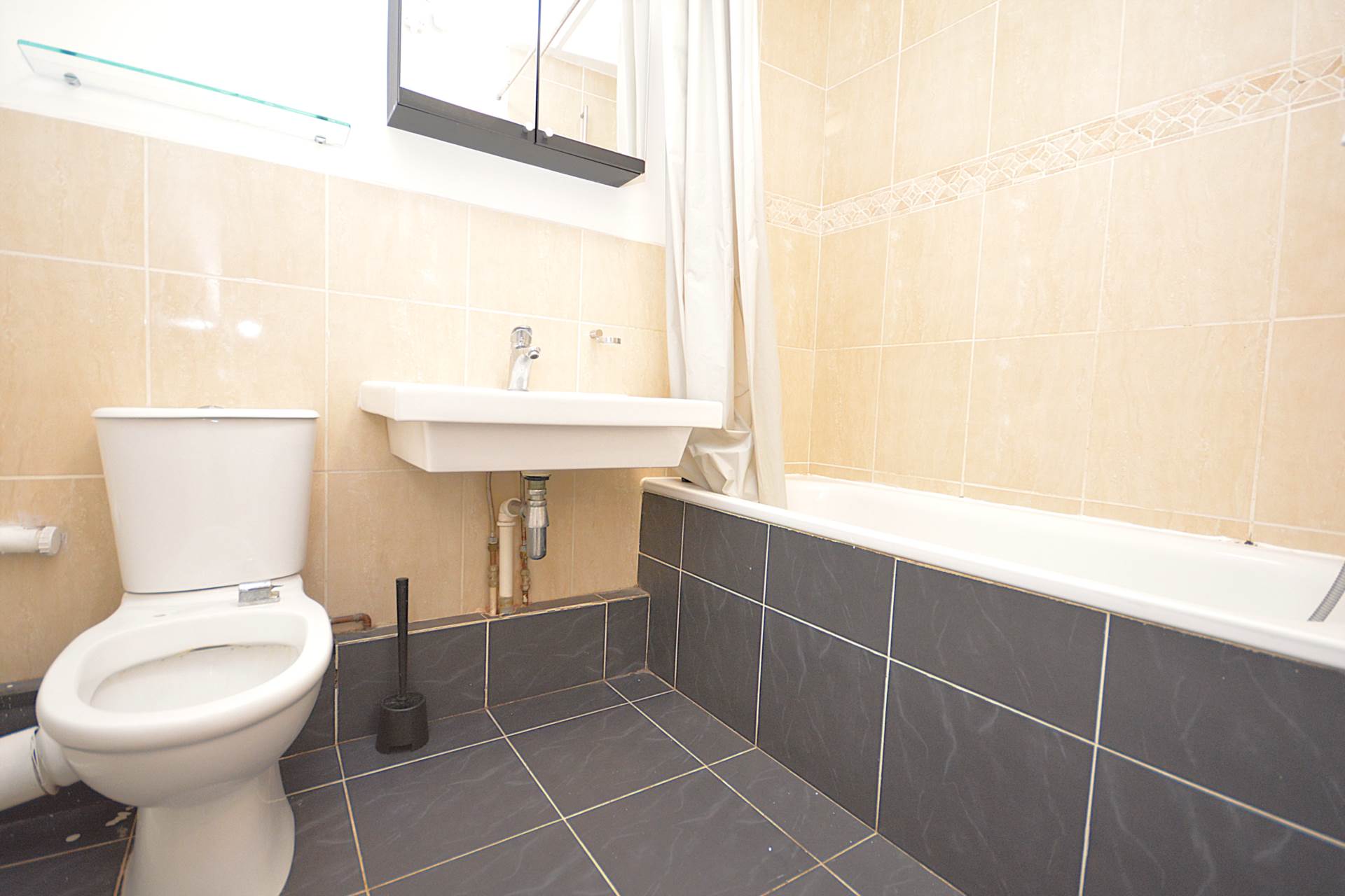 Upland Court, Chesham, Image 8