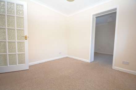 Manor Road, Tring HP23, Image 6