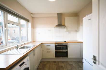 Property For Rent Woodside Road, Amersham
