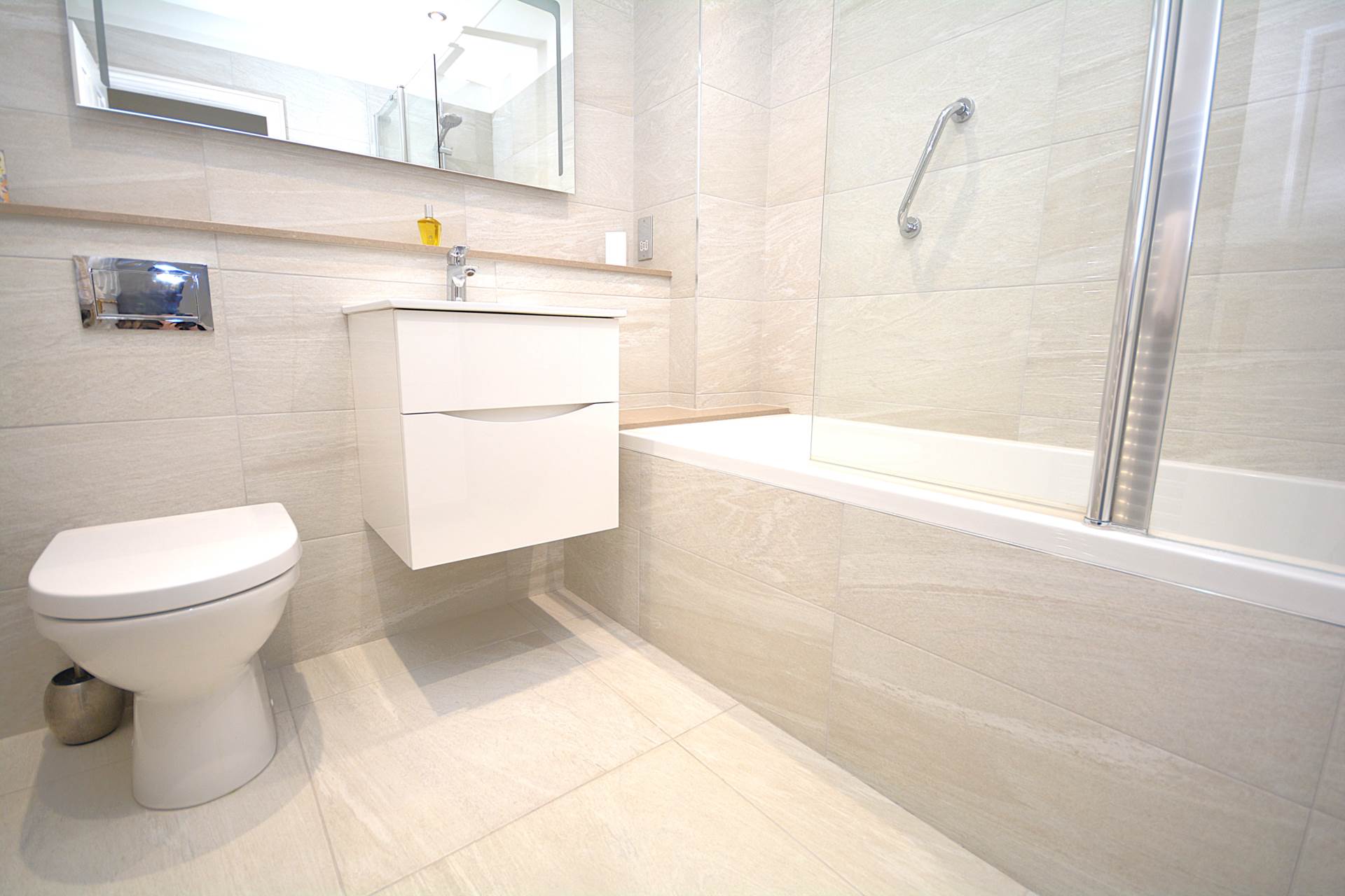 Elmodesham House, Amersham, Image 8