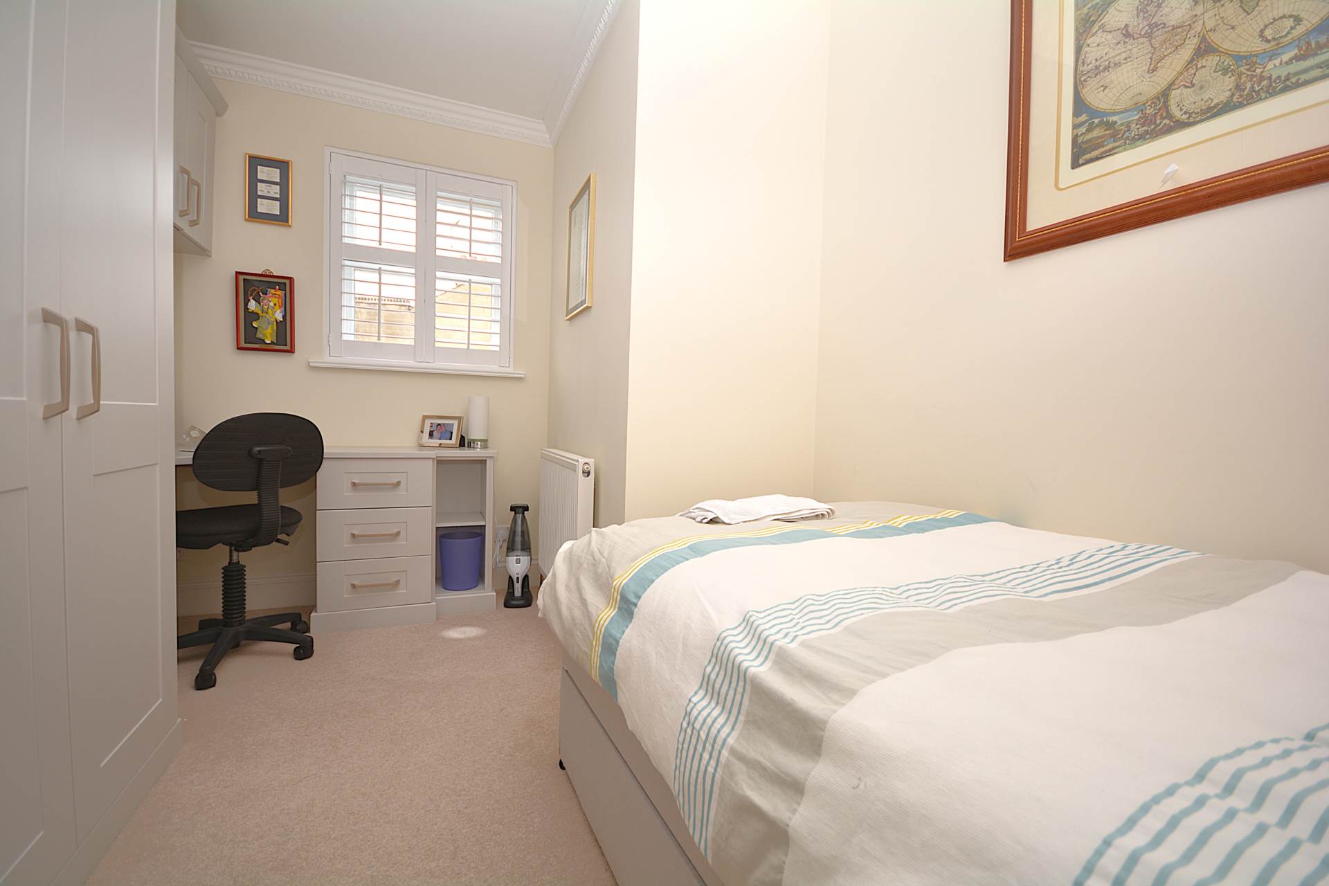 Elmodesham House, Amersham, Image 9