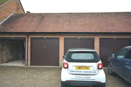 Elmodesham House, Amersham, Image 15