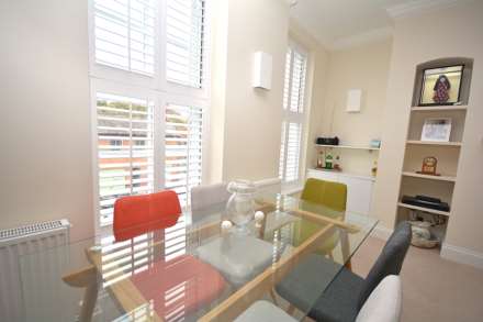 Elmodesham House, Amersham, Image 3