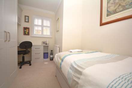 Elmodesham House, Amersham, Image 9