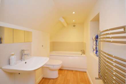 Station Road, Amersham, Image 15