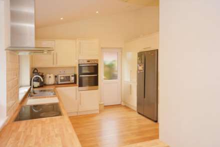 Station Road, Amersham, Image 4