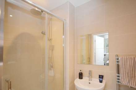 Station Road, Amersham, Image 6