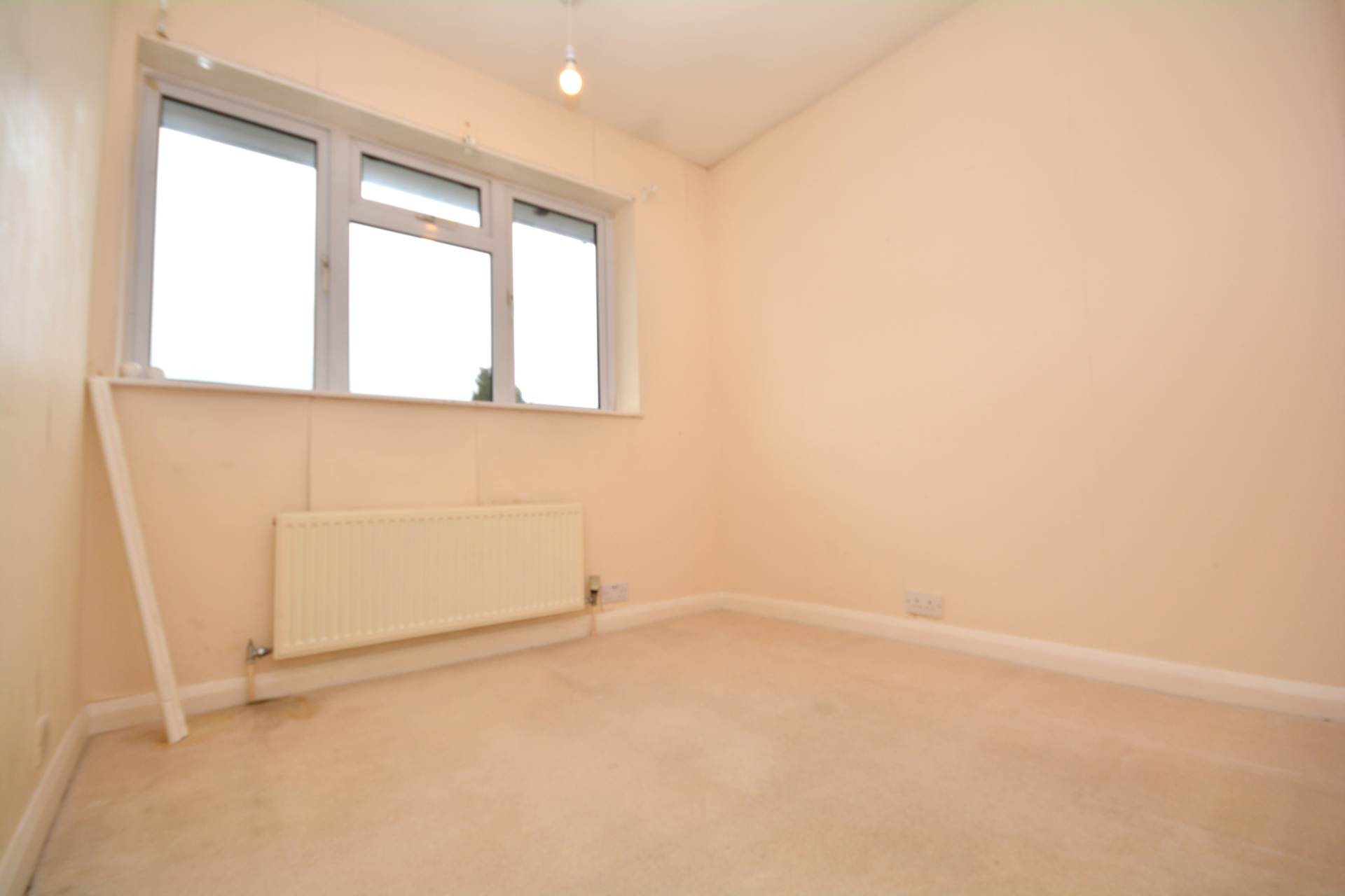 Aylward Gardens, Chesham HP5, Image 13