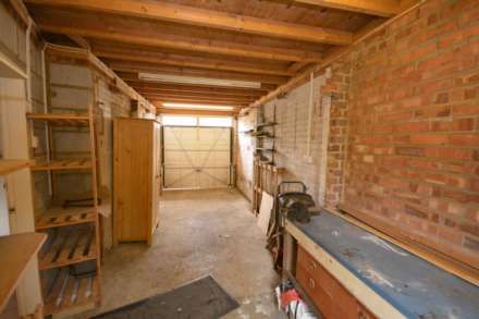 Aylward Gardens, Chesham HP5, Image 15