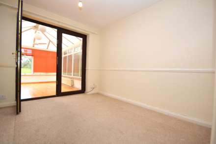 Aylward Gardens, Chesham HP5, Image 3