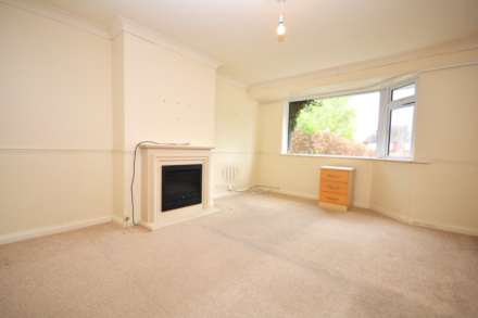 Aylward Gardens, Chesham HP5, Image 4