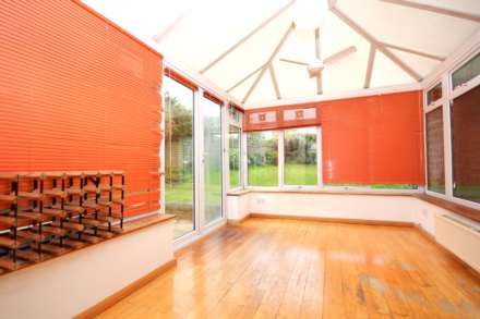 Aylward Gardens, Chesham HP5, Image 5