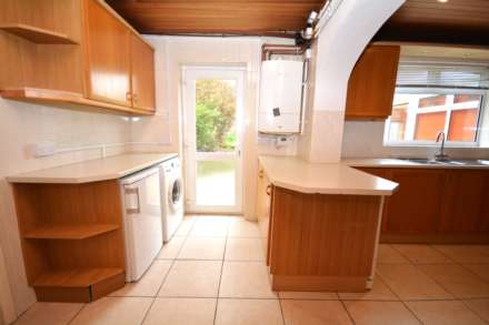 Aylward Gardens, Chesham HP5, Image 6